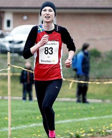 lisa ring.jpg (33776 bytes)